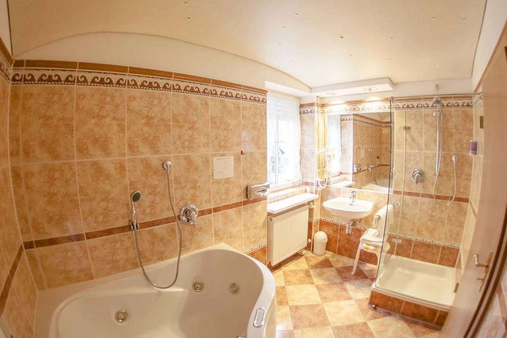 Koenig Ludwig Design Hotel Neu Zimmer Mit Sauna Oder Whirlpool Oder Mehr Altötting Εξωτερικό φωτογραφία