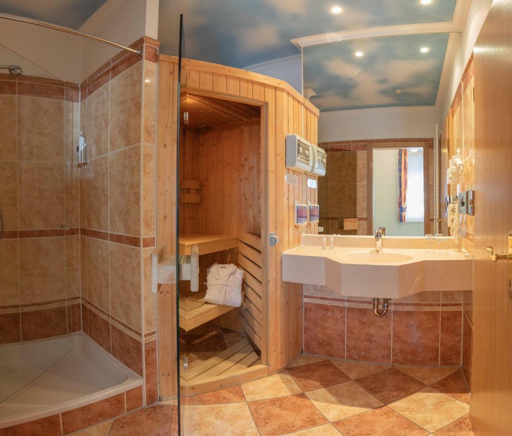 Koenig Ludwig Design Hotel Neu Zimmer Mit Sauna Oder Whirlpool Oder Mehr Altötting Εξωτερικό φωτογραφία